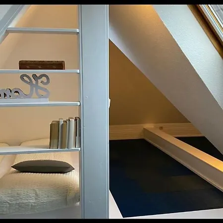 *to Hus* Am Rande Von Jever