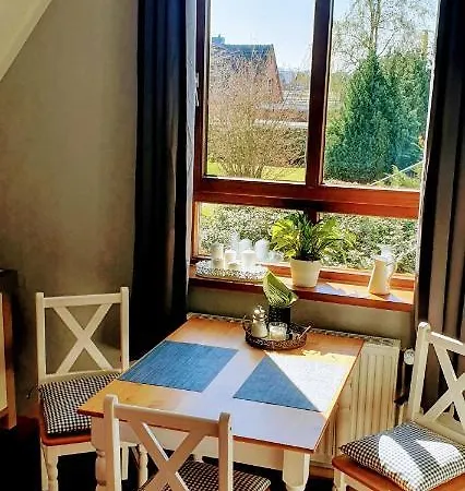 *to Hus* Am Rande Von Apartmán Jever