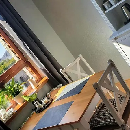 *to Hus* Am Rande Von Apartamento Jever