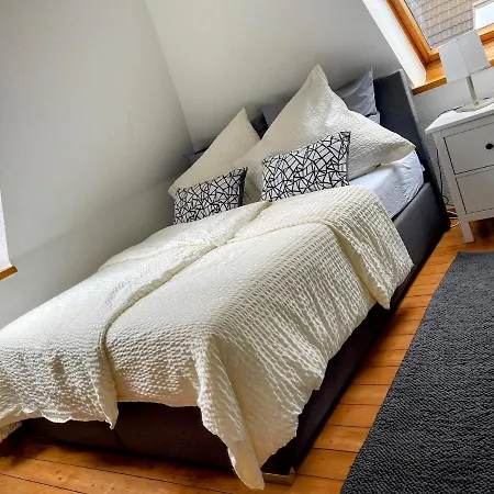 *to Hus* Am Rande Von * Jever