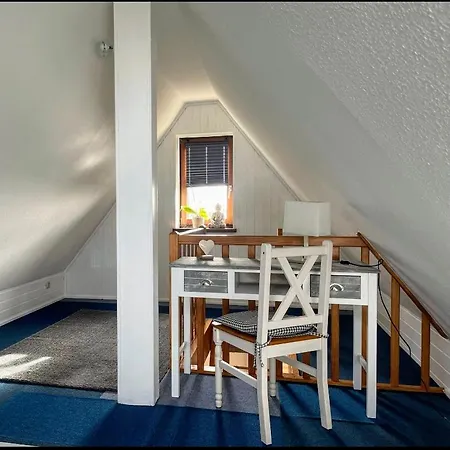 *to Hus* Am Rande Von Apartamento Jever
