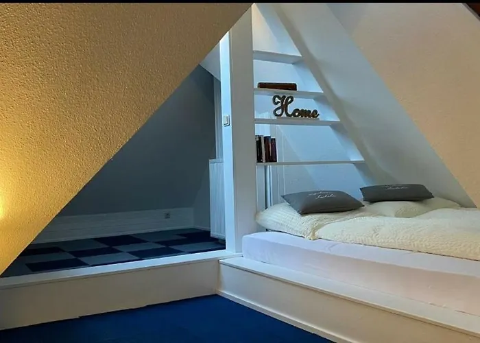 *to Hus* Am Rande Von * Jever